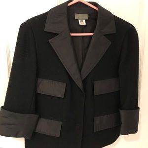 Black cropped jacket with satin trim excellent con